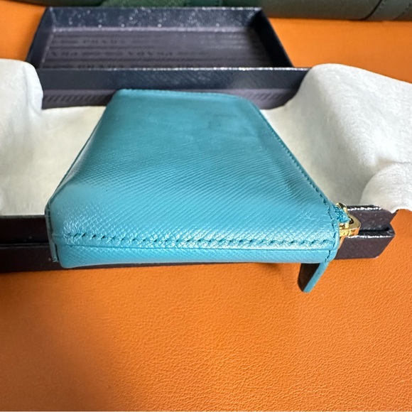 Prada Key Zip Pouch Made in Italy Authentic - Picture 8 of 16